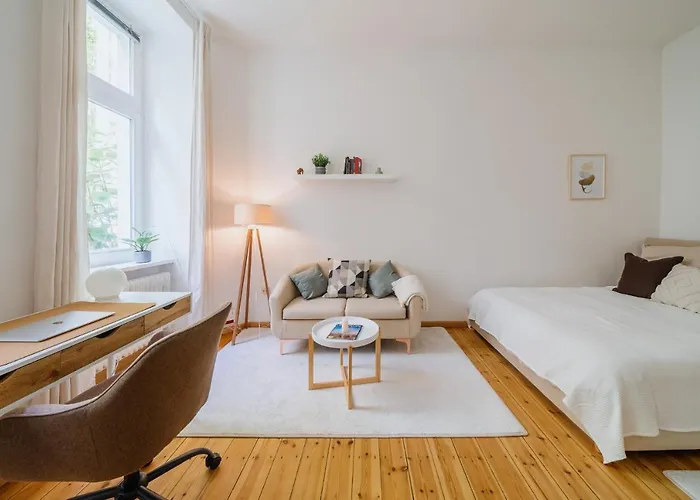 Cozy Home In Berlin Schoeneberg - Perfect & Quiet Location
